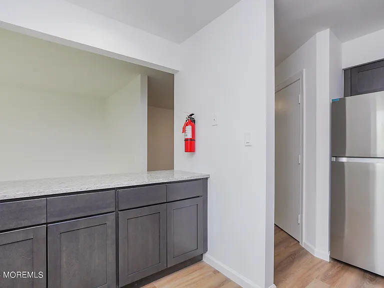 27 Karen Dr — Photo 8