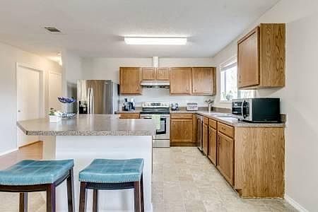 3rd image of 7549 Vanessa Dr