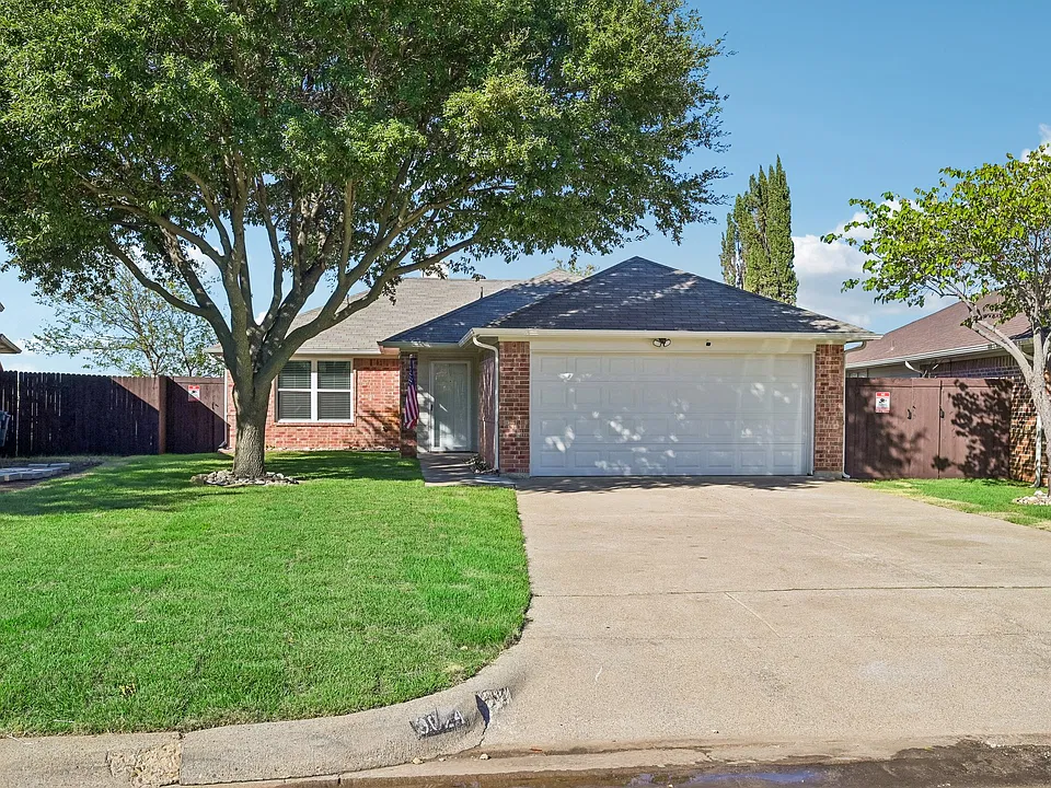 9024 Christopher Cir