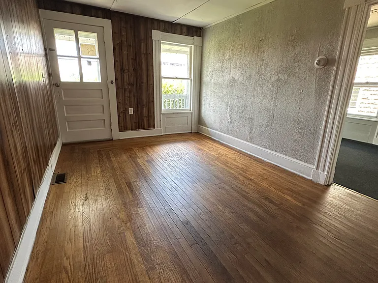 20 Pleasant St #A — Photo 4