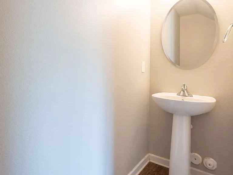 326 Azalea Dr — Photo 9