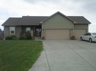 426 Harvest Rd, Hesston, KS 67062