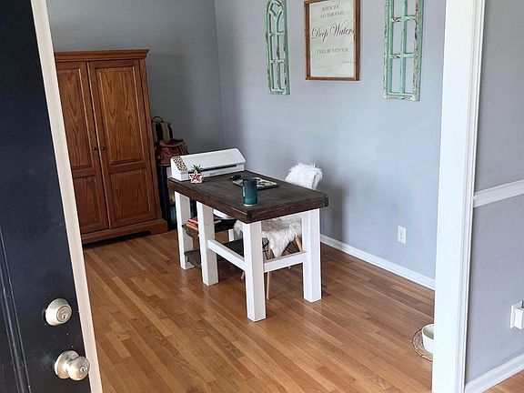 5th image of 319 Somerset Dr