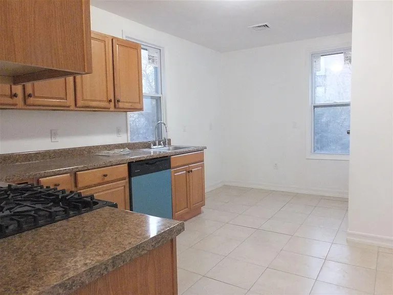 65 Clifton Pl #2 — Photo 7
