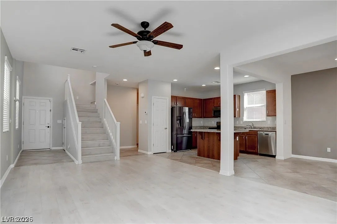 3 bed, 2.5 bath, 1942 sqft, $2,250 — Photo 4