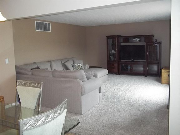 4th image of 1191 Edgebrook Ct