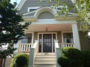 163 Garfield St, Seattle, WA 98109