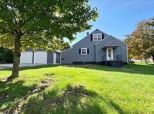 102 E Willard St, Gifford, IL 61847