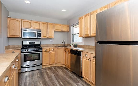 5th image of 107 E Briarwood Dr