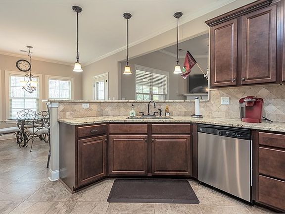 2nd image of 4732 Hunters Glade Ln