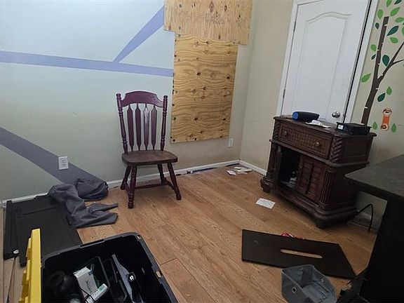 4th image of 3222 Welsh St