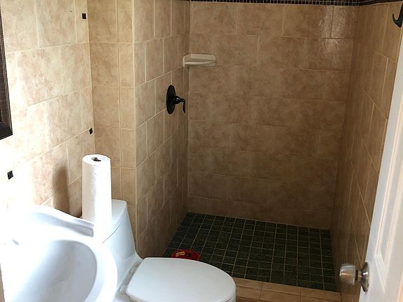 5th image of 304 Ravenswood Dr