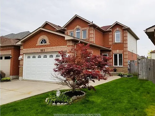 983 Peach Blossom Cres Photo 1