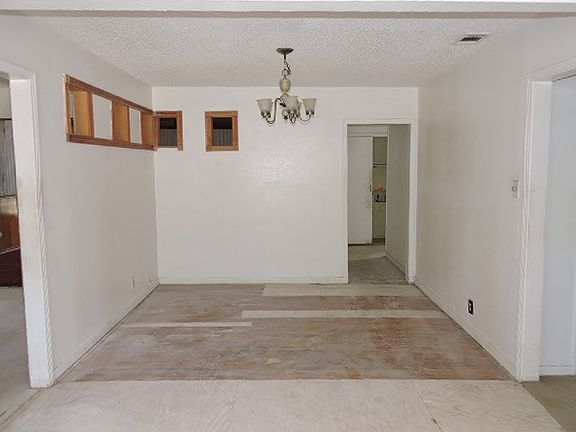 3rd image of 1118 Falcon Dr