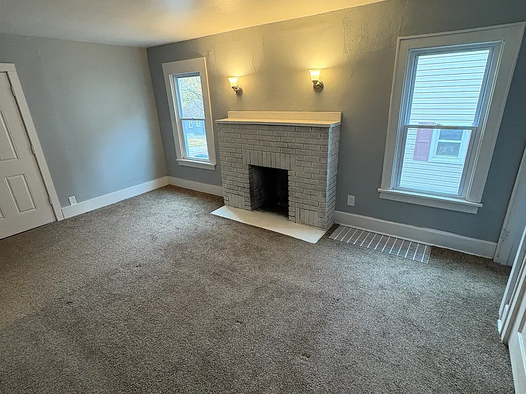 1449 Laffer Ave — Photo 5