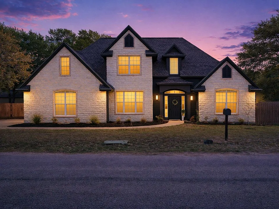 312 Country Club Dr