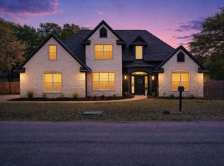 312 Country Club Dr, La Grange, TX 78945