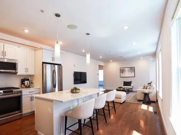 76 Flint St #1, Somerville, MA 02145