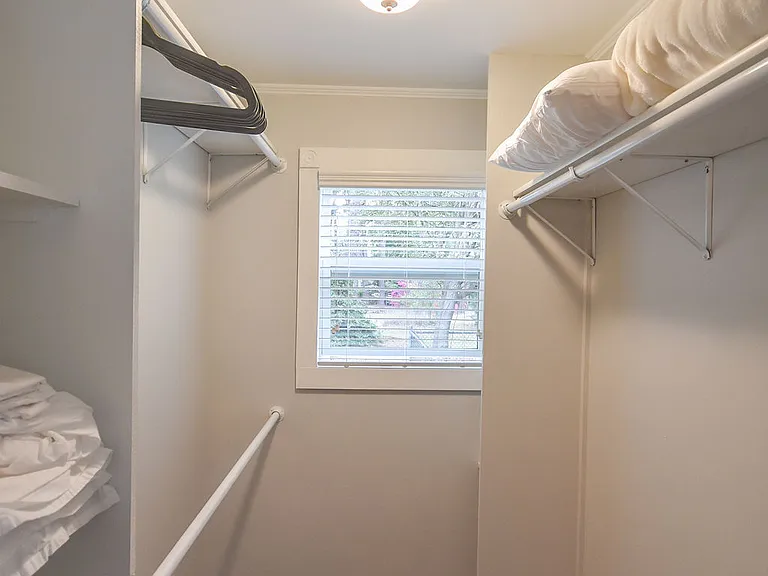 1490 N Ridge St — Photo 18