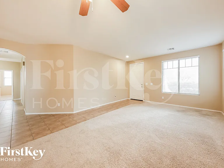 188 S 154th Ln — Photo 3
