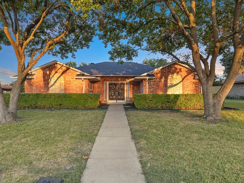 1st image of 428 Cambridge Dr