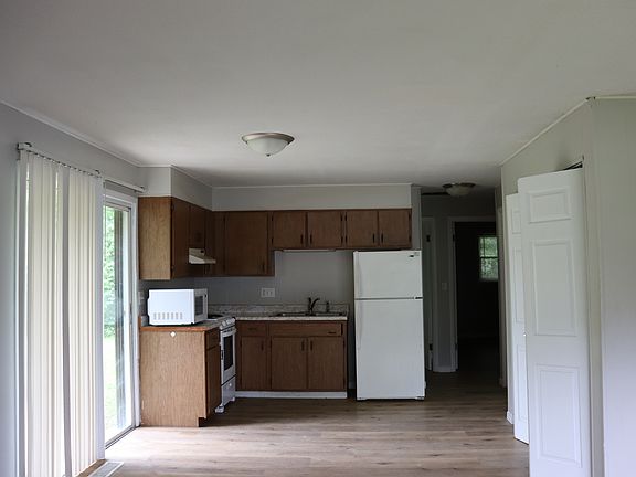 2nd image of 1711 Cindy Lynn St #1711
