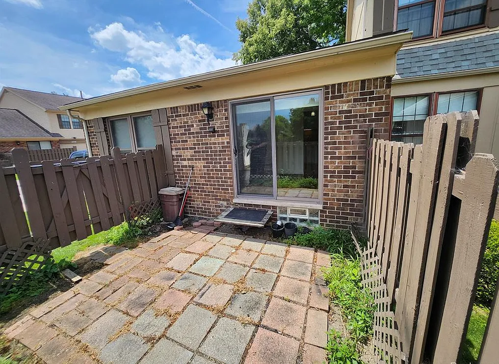 2 bed, 947 sqft, $1,500 — Photo 3