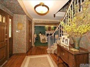 111 William St, Williston Park, NY 11596