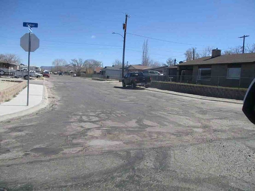 Exterior Neighborhood (street photo)