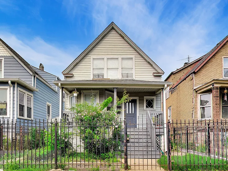 2206 N Kostner Ave #B — Photo 2