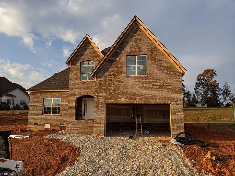 1st image of 212 Northcrest Dr