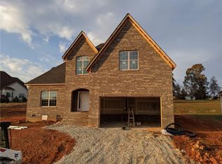 212 Northcrest Dr, Stokesdale, NC 27357