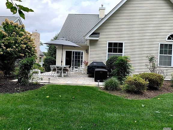 3rd image of 112 Golden Spruce Dr