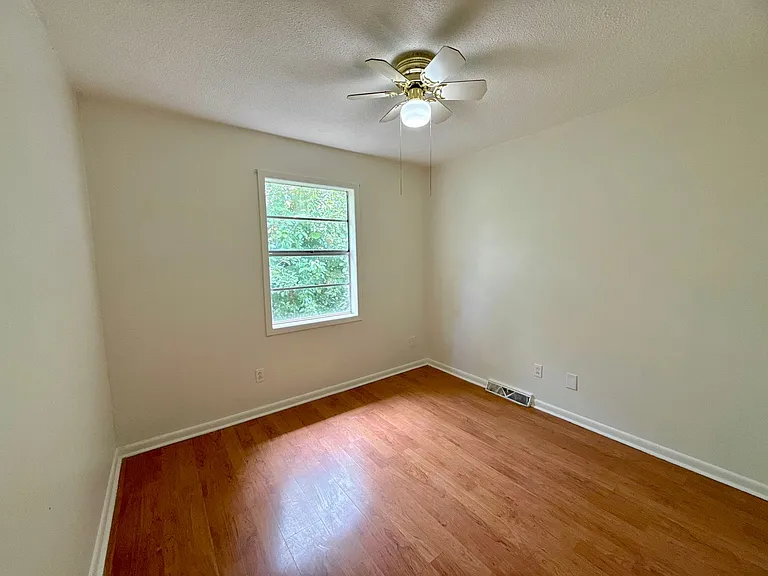 1403 Kimberly Dr — Photo 10