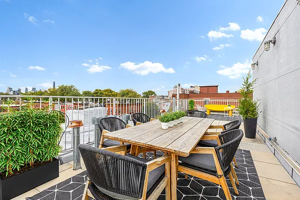 Sold by Compass | media 1