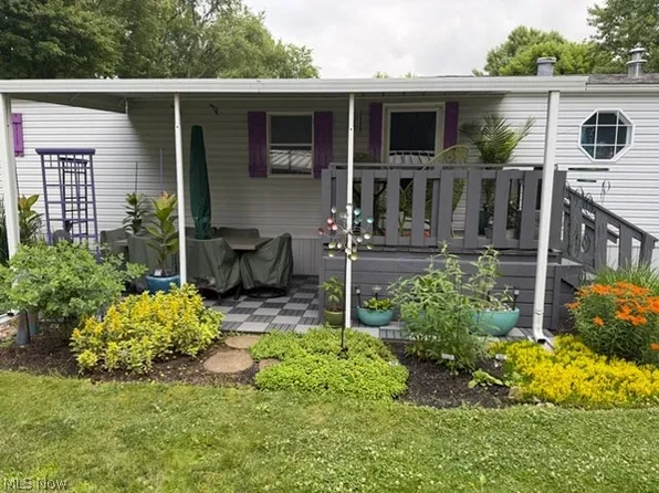 244 C St SW, Navarre, OH 44662