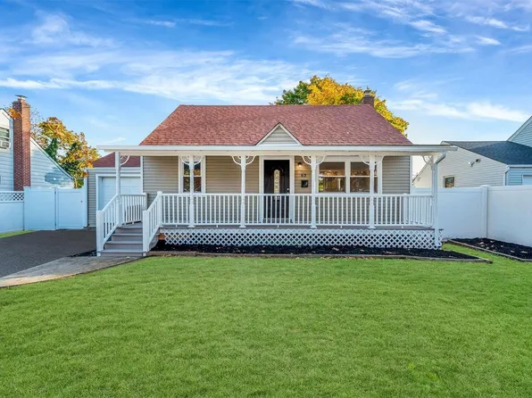 63 Hilliard Avenue, Central Islip, NY 11722