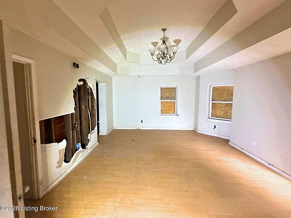 3rd image of 4112 W Broadway
