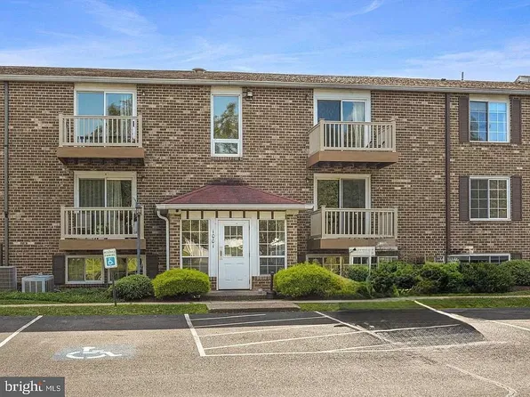 1001 Nanroc Dr APT 32, Mechanicsburg, PA 17055