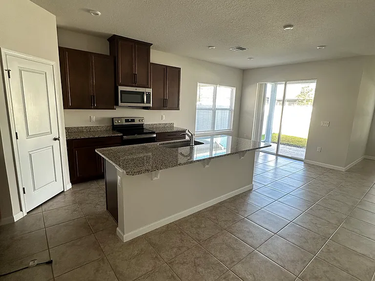 3045 Lake Tahoe St — Photo 9