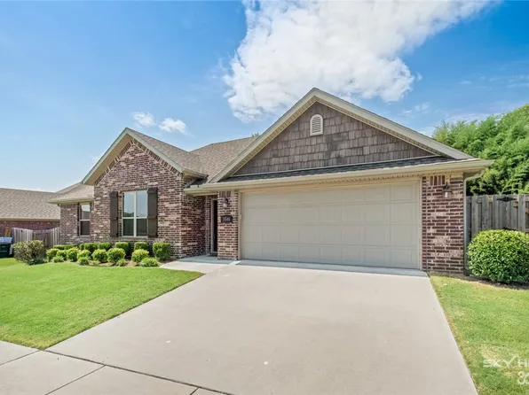 3546 W Foxtail Lily Ln, Fayetteville, AR 72704