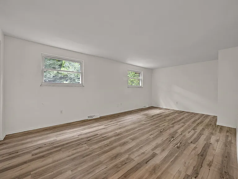 1562 Hedwig Dr — Photo 19