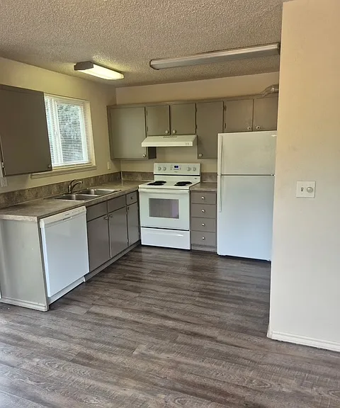 506 Canyon Rd — Photo 4
