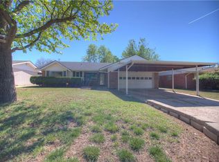 104 NE 8th St, Moore, OK 73160