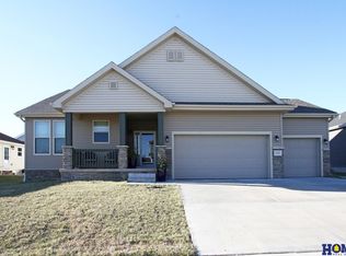 1621 La Plata Dr, Lincoln, NE 68521