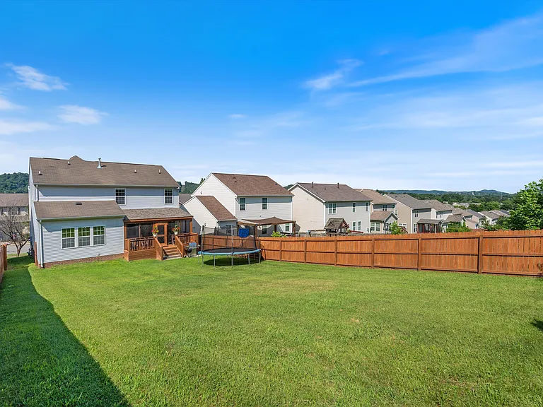 636 Wolfeboro Ln — Photo 38