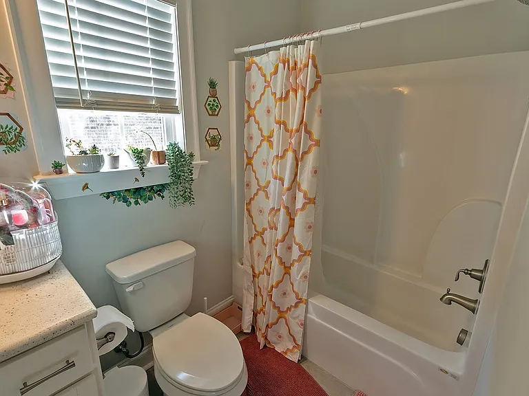 146 Lenore Ct — Photo 19