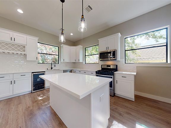 5th image of 806 39th St