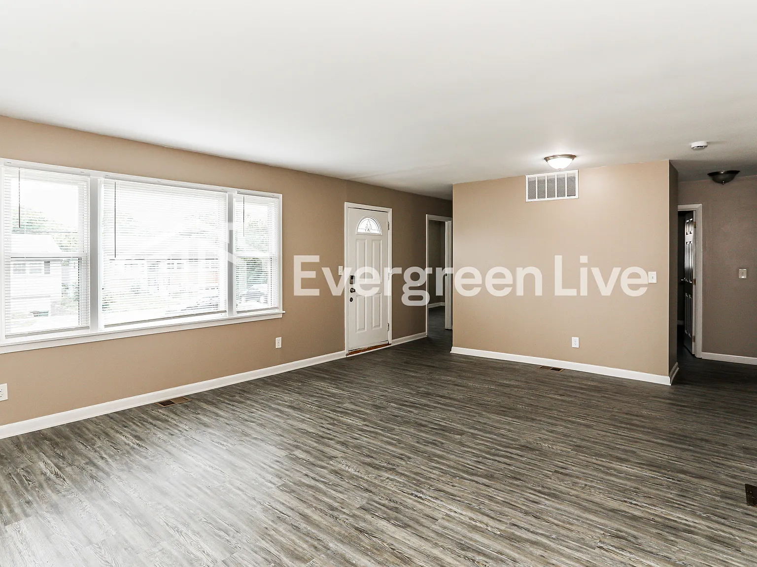 3 bed, 1.0 bath, 1078 sqft, $1,495 — Photo 4