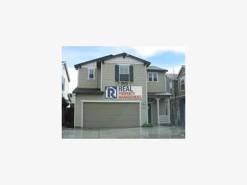 696 Gardenia Pl Photo 1